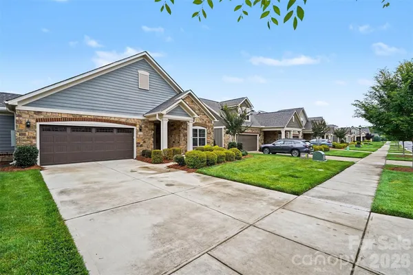 Property Slideshow image 2 of 36 | 1119 millview ln, Matthews, NC, 28104