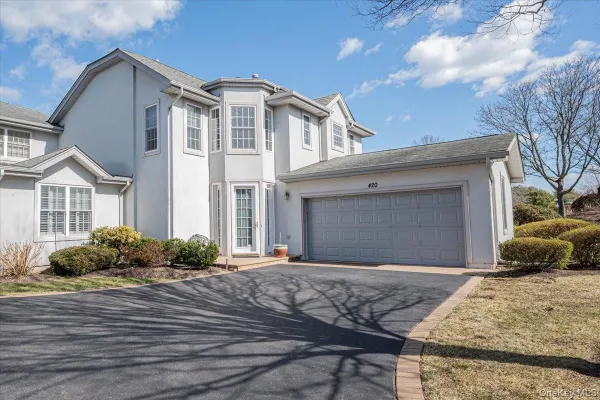Property Slideshow image 2 of 40 | 420 florencia pl, Huntington, NY, 11747