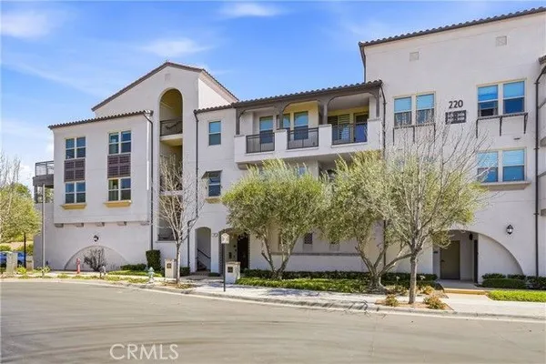Property Slideshow image 3 of 53 | 220 buena vida dr 308, Brea, CA, 92823