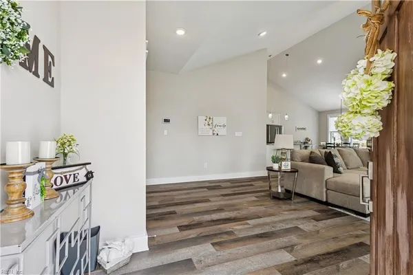 Property Slideshow image 3 of 40 | 3026 clinton ct, Williamsburg, VA, 23188