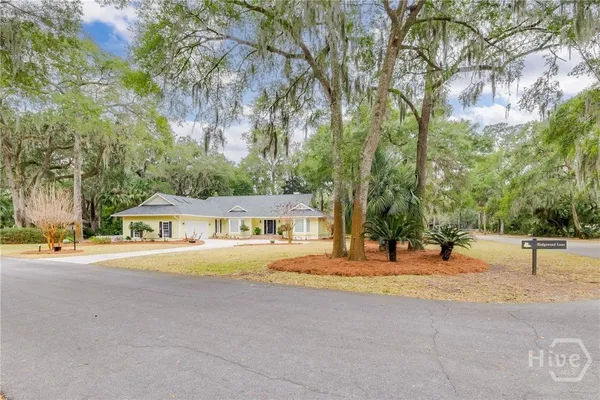 Property Slideshow image 3 of 73 | 1 hedgewood ln, Savannah, GA, 31411