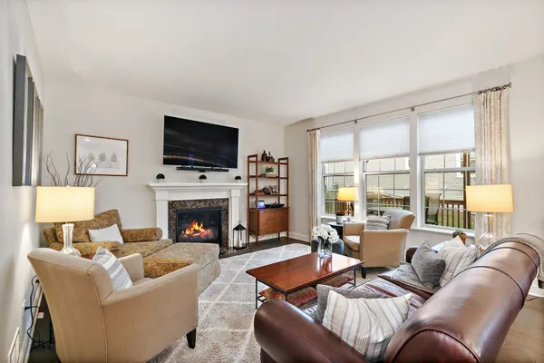 Property Slideshow image 3 of 28 | 1108 black cherry dr, Crystal Lake, IL, 60012