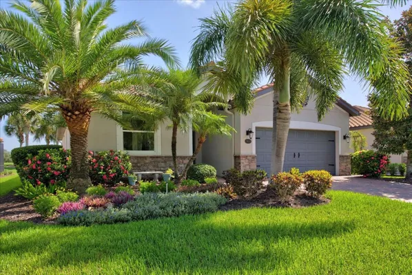 Property Slideshow image 2 of 54 | 7031 quiet creek dr, Bradenton, FL, 34212