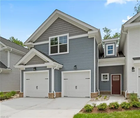 Property Slideshow image 2 of 38 | 4603 longleaf pl, Chesapeake, VA, 23321
