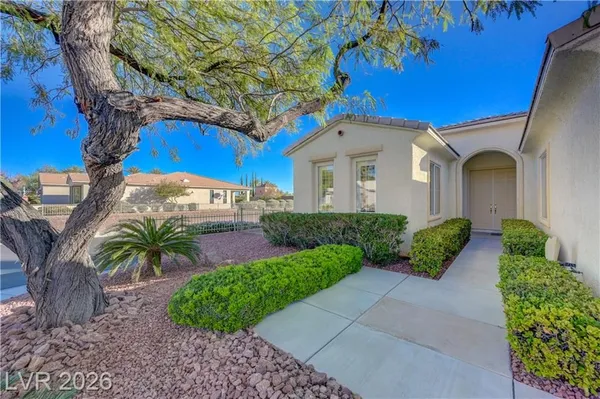Property Slideshow image 3 of 41 | 4956 momenti st, Las Vegas, NV, 89135