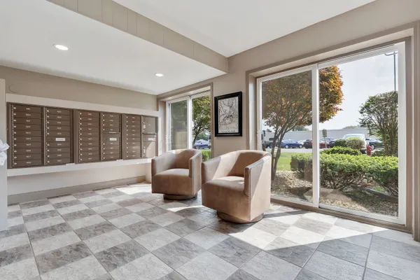 Property Slideshow image 2 of 19 | 2900 maple ave 17e, Downers Grove, IL, 60515