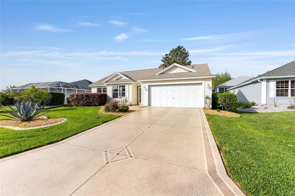 Property Slideshow image 2 of 56 | 8288 se 176th lawson loop, The Villages, FL, 32162