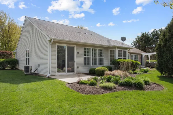 Property Slideshow image 3 of 20 | 13992 palisades ave, Huntley, IL, 60142