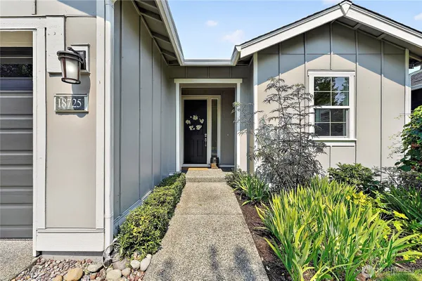 Property Slideshow image 3 of 40 | 18725 145th st, Bonney Lake, WA, 98391