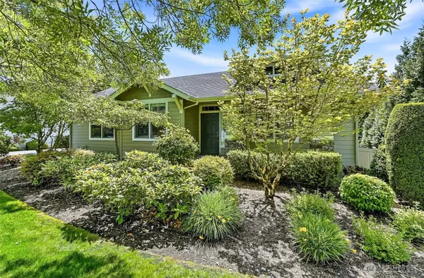 Property Slideshow image 2 of 32 | 23753 ne twinberry way, Redmond, WA, 98053