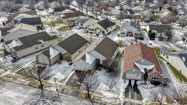 Property Slideshow image 3 of 28 | 1553 benzie cir, Romeoville, IL, 60446