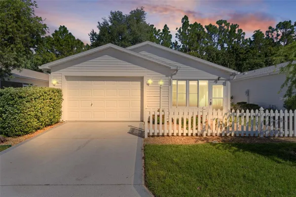 Property Slideshow image 2 of 38 | 297 emmalee pl, The Villages, FL, 32162