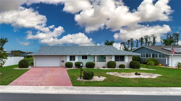 Property Slideshow image 2 of 56 | 1715 danbury dr, Sun City Center, FL, 33573