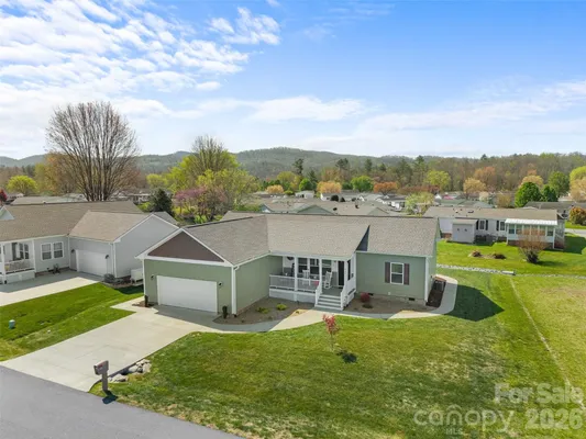 Property Slideshow image 2 of 31 | 432 sassafras dr, Hendersonville, NC, 28739