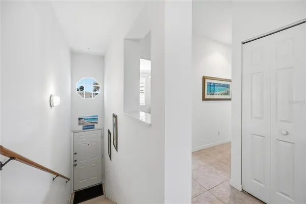 Property Slideshow image 3 of 29 | 115 woodbridge dr 201, Venice, FL, 34293