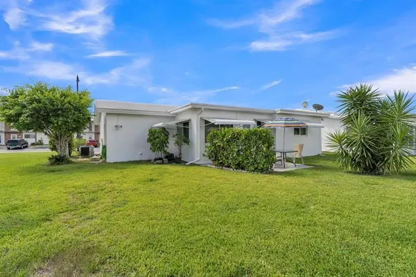 Property Slideshow image 2 of 40 | 2641 w golf blvd, Pompano Beach, FL, 33064