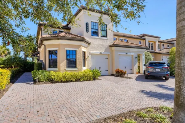 Property Slideshow image 2 of 69 | 10063 crooked creek dr 101, Venice, FL, 34293