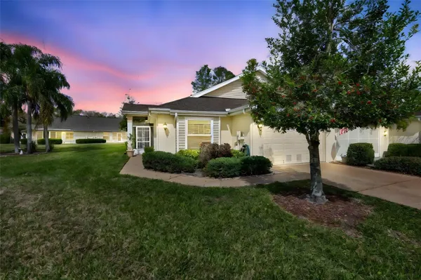 Property Slideshow image 2 of 46 | 2411 old nantucket ct, Sun City Center, FL, 33573