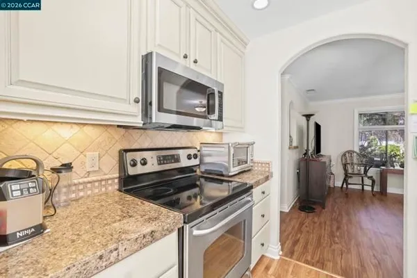 Property Slideshow image 3 of 35 | 2308 pine knoll dr 3, Walnut Creek, CA, 94595