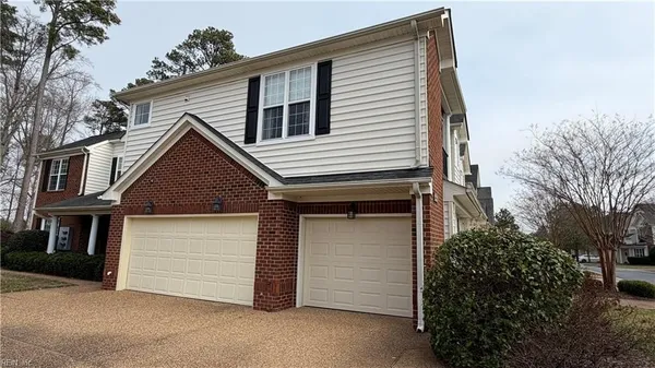 Property Slideshow image 3 of 40 | 2824 rose garden way, Virginia Beach, VA, 23456