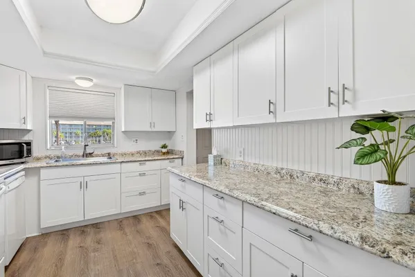 Property Slideshow image 3 of 57 | 3344 lake bayshore dr p205, Bradenton, FL, 34205