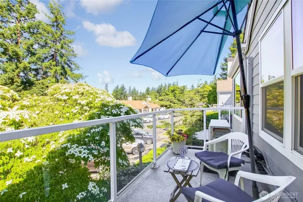 Property Slideshow image 3 of 23 | 4114 providence point dr 2014, Issaquah, WA, 98029