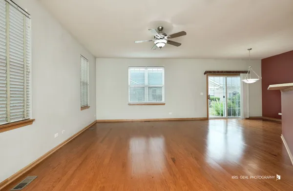 Property Slideshow image 3 of 15 | 13152 w sheffield ln 13152, Beach Park, IL, 60083