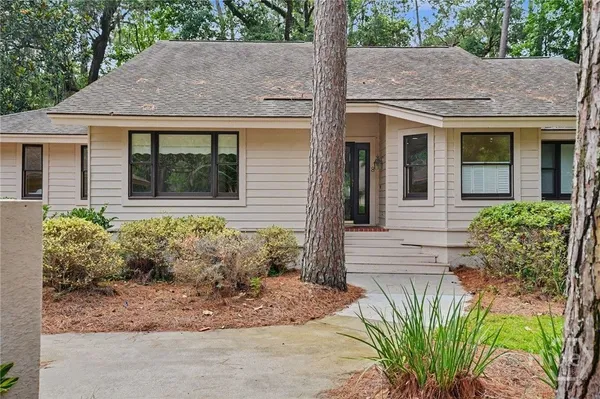 Property Slideshow image 3 of 32 | 8 franklin creek rd, Savannah, GA, 31411