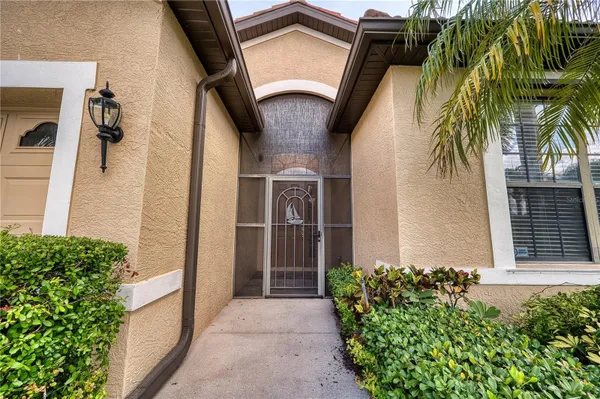 Property Slideshow image 3 of 32 | 4252 mackay falls ter, Sarasota, FL, 34243