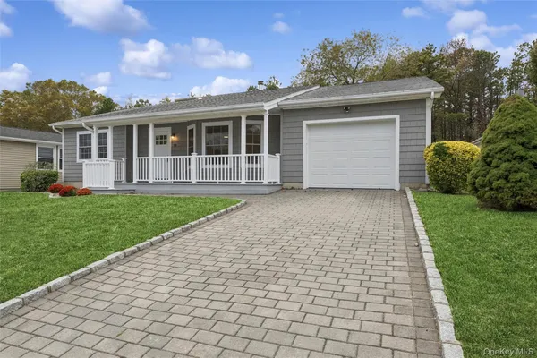 Property Slideshow image 2 of 28 | 99 village cir, Manorville, NY, 11949