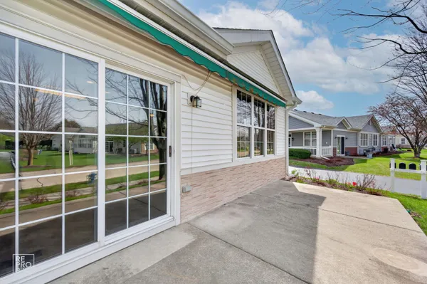 Property Slideshow image 3 of 22 | 16501 buckner pond way 16501, Crest Hill, IL, 60403