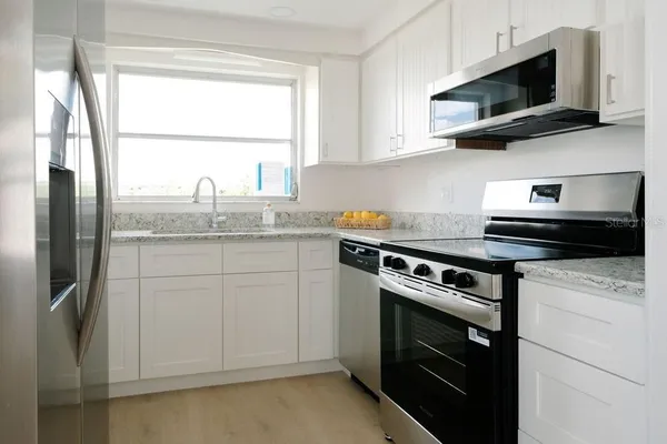 Property Slideshow image 2 of 34 | 669 spanish dr n # 21, Longboat Key, FL, 34228