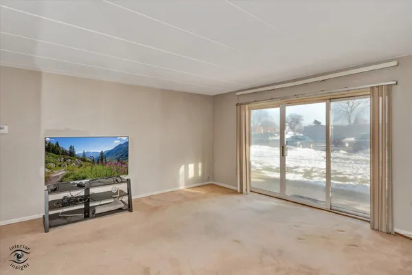 Property Slideshow image 3 of 26 | 2900 maple ave 22a, Downers Grove, IL, 60515