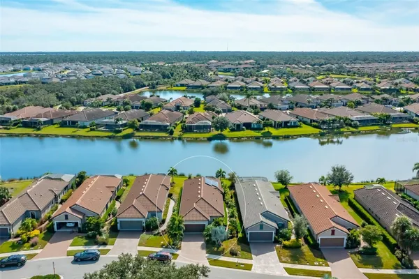 Property Slideshow image 2 of 99 | 5451 lago maggio st, Sarasota, FL, 34238