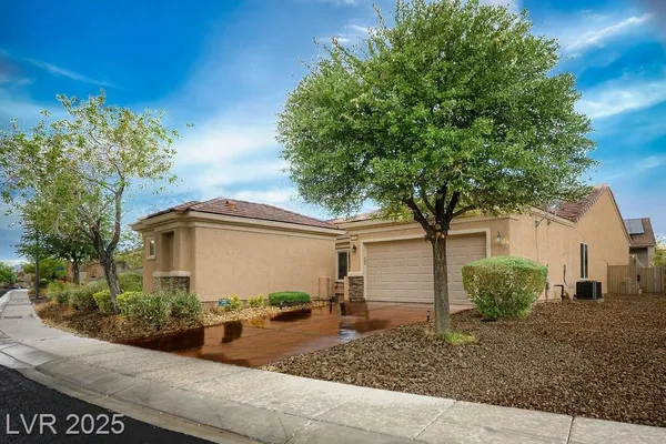 Property Slideshow image 3 of 37 | 7749 pine warbler way, North Las Vegas, NV, 89084