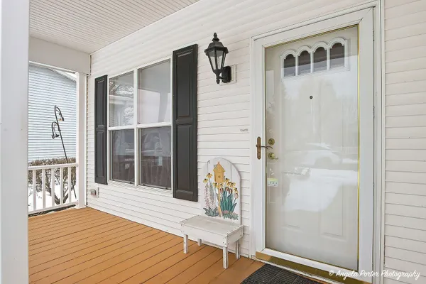 Property Slideshow image 2 of 34 | 54 rocking horse ln, Grayslake, IL, 60030
