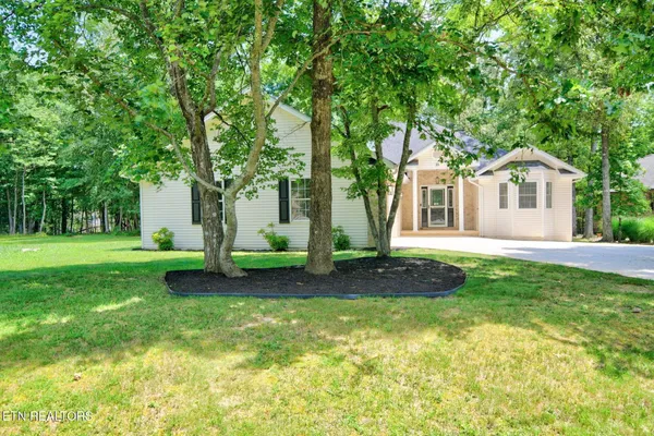 Property Slideshow image 2 of 47 | 35 leaf cir, Crossville, TN, 38558