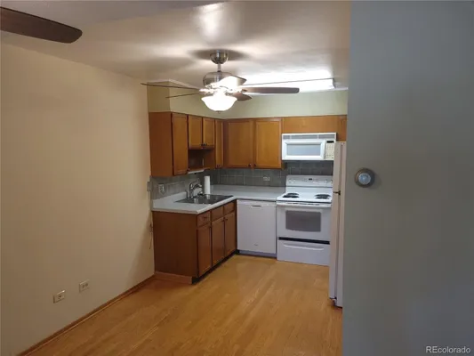 Property Slideshow image 2 of 9 | 745 s alton way 8a, Denver, CO, 80247