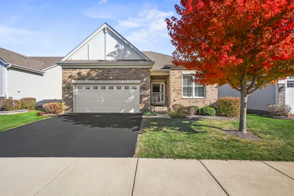 Property Slideshow image 2 of 31 | 2628 drexel dr, Naperville, IL, 60564