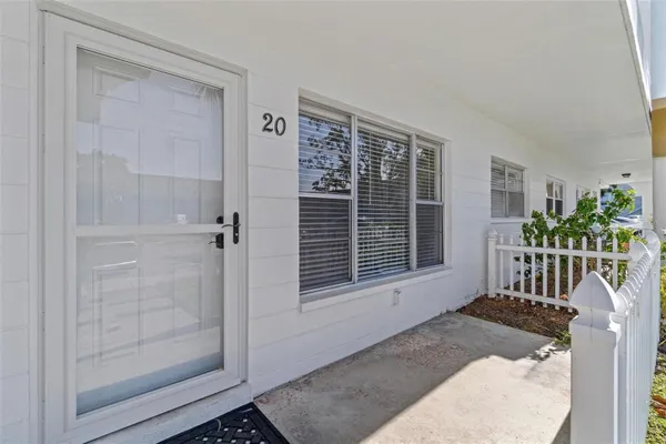 Property Slideshow image 2 of 15 | 2430 brazilia dr 20, Clearwater, FL, 33763
