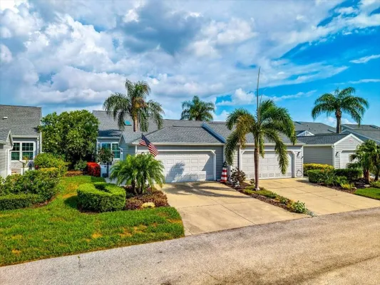 Property Slideshow image 3 of 70 | 1240 spoonbill landings cir, Bradenton, FL, 34209