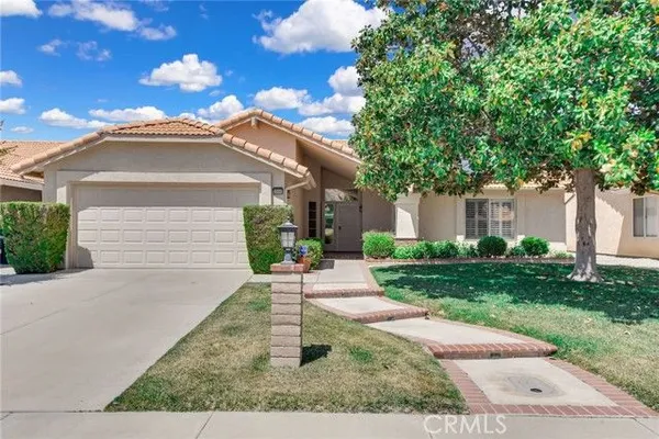 Property Slideshow image 2 of 37 | 2800 banyan tree ln, Hemet, CA, 92545