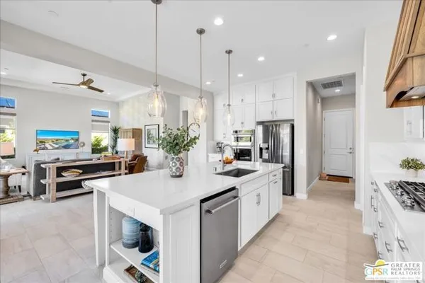 Property Slideshow image 3 of 75 | 61 zinfandel, Rancho Mirage, CA, 92270