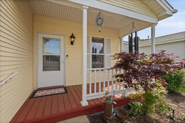 Property Slideshow image 3 of 25 | 2905 buckskin ln, Grayslake, IL, 60030