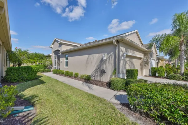 Property Slideshow image 3 of 77 | 2241 nottingham greens dr, Sun City Center, FL, 33573