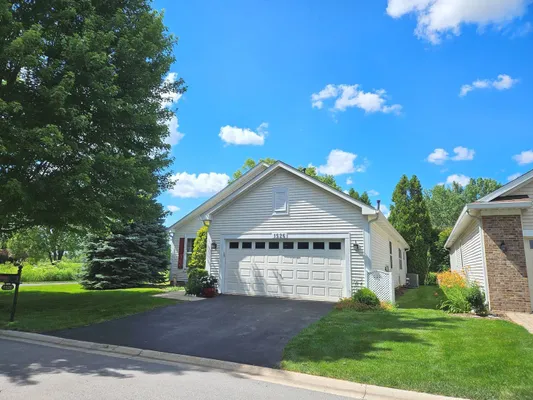 Property Slideshow image 2 of 31 | 1526 benzie cir, Romeoville, IL, 60446