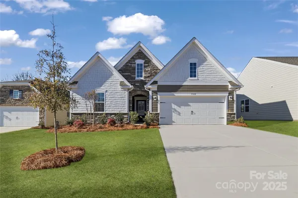 Property Slideshow image 2 of 30 | 3322 amarillo ct, Lancaster, SC, 29720