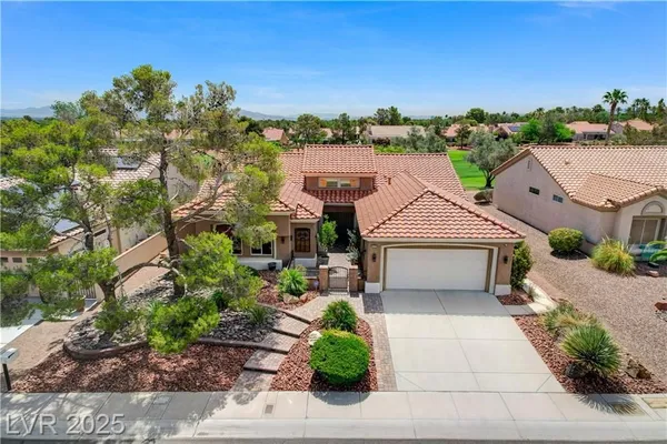 Property Slideshow image 3 of 80 | 2832 castle bar dr, Las Vegas, NV, 89134