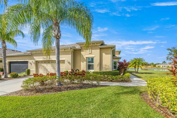 Property Slideshow image 3 of 74 | 2507 sapphire greens ln # 32, Sun City Center, FL, 33573