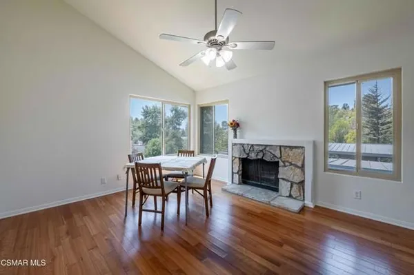 Property Slideshow image 3 of 32 | 460 arbor lane ct 203, Thousand Oaks, CA, 91360